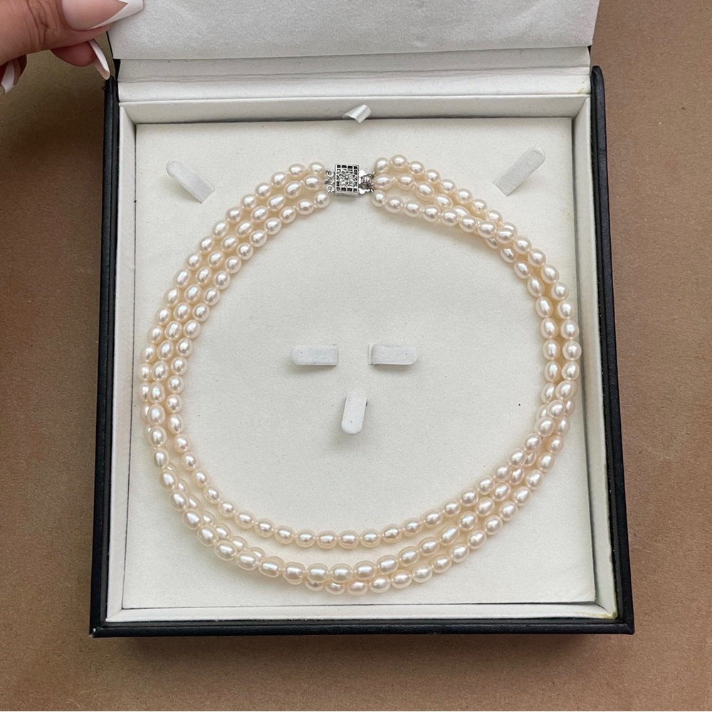 Triple-Strand authentic Pearl Necklace